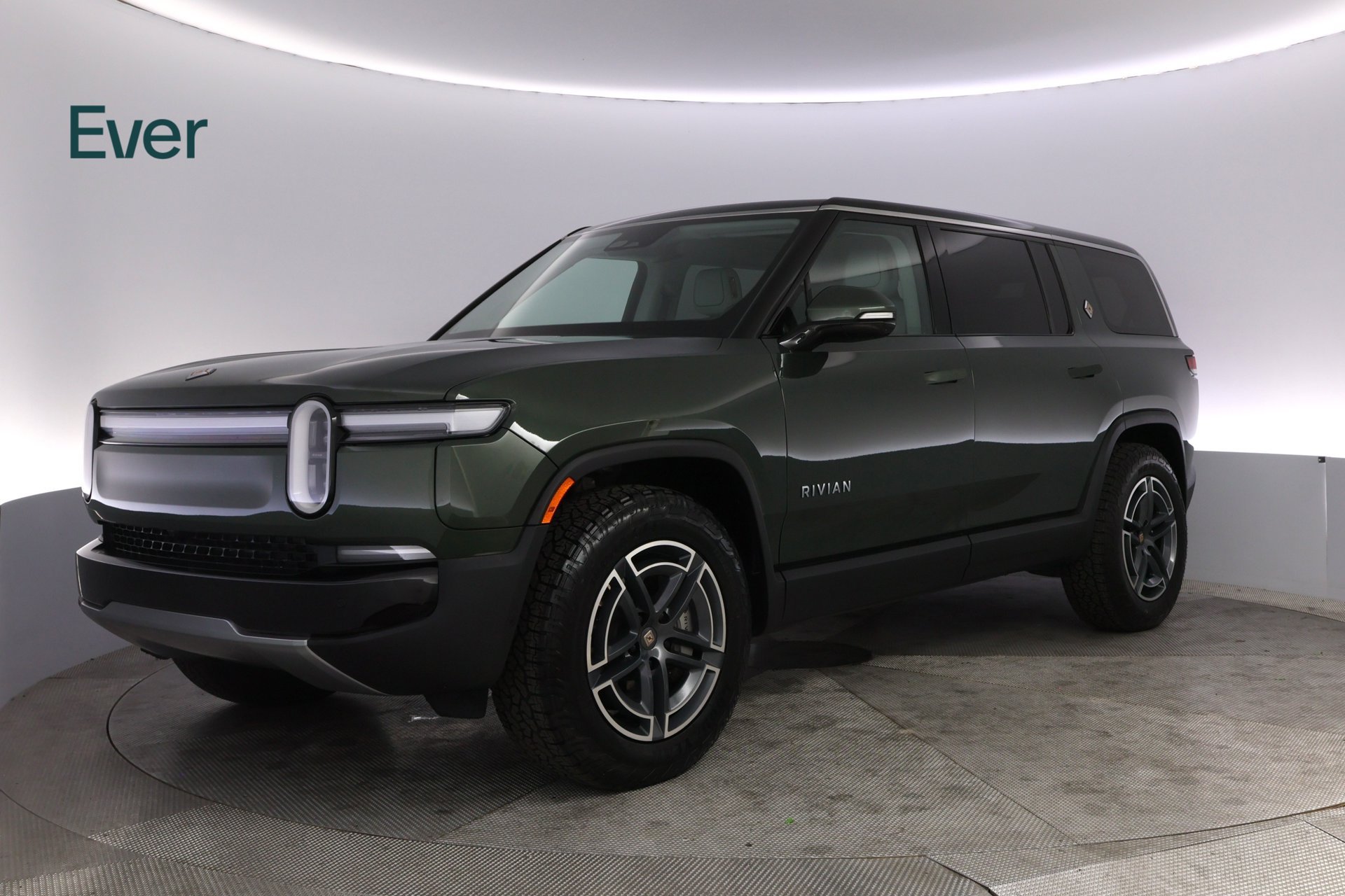 Used 2025 Rivian R1S Adventure Dual AWD/4WD image 2