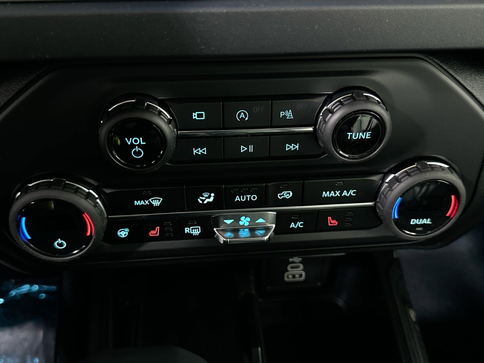 New 2026 Ford Bronco Outer Banks image 26