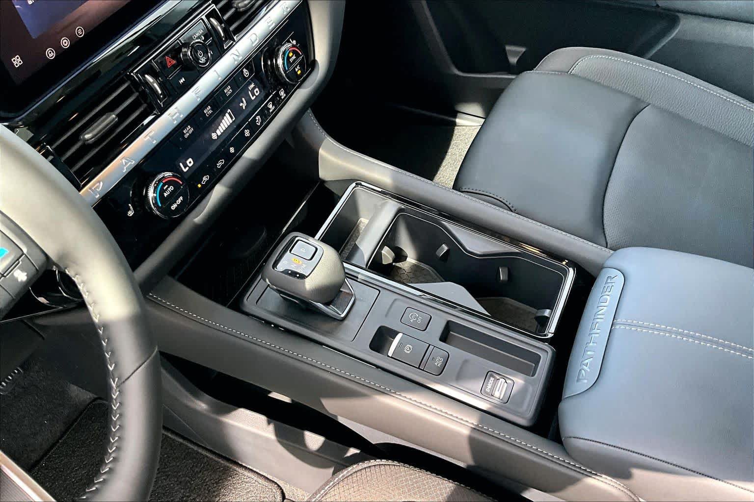 New 2026 Nissan Pathfinder SL FWD image 7
