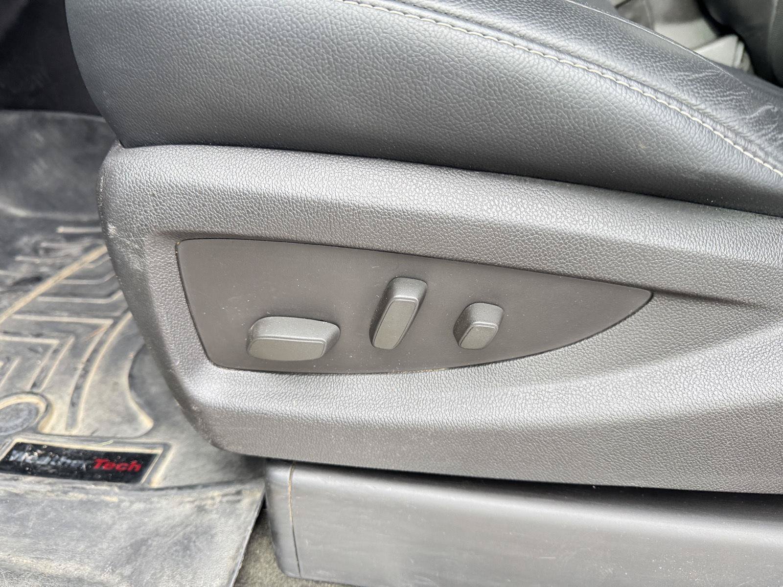 Used 2015 Chevrolet Silverado 2500 LTZ AWD/4WD image 12