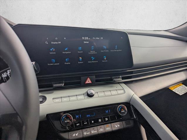 Certified 2025 Hyundai Elantra Limited FWD image 15