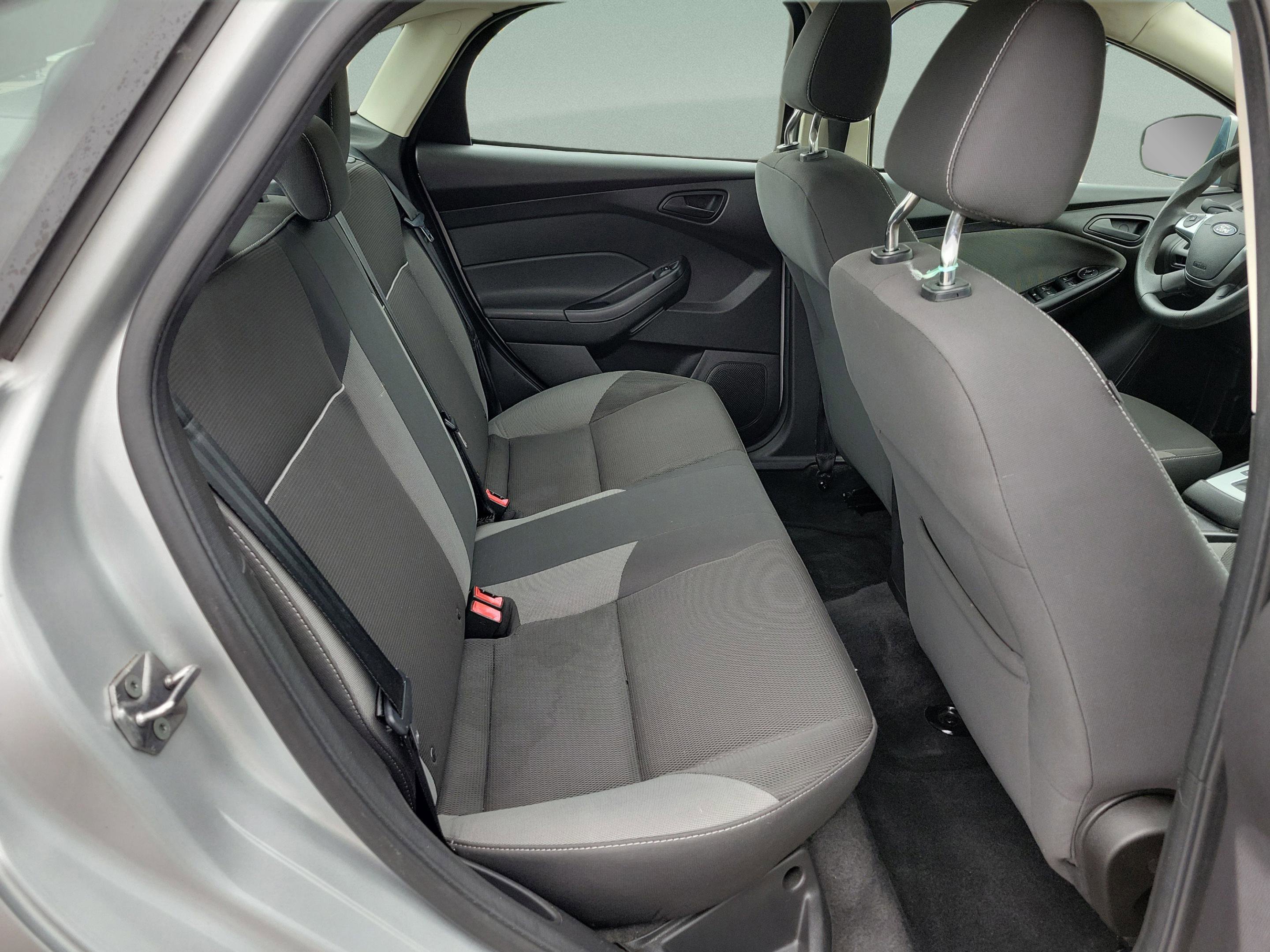 Used 2012 Ford Focus SE FWD image 10