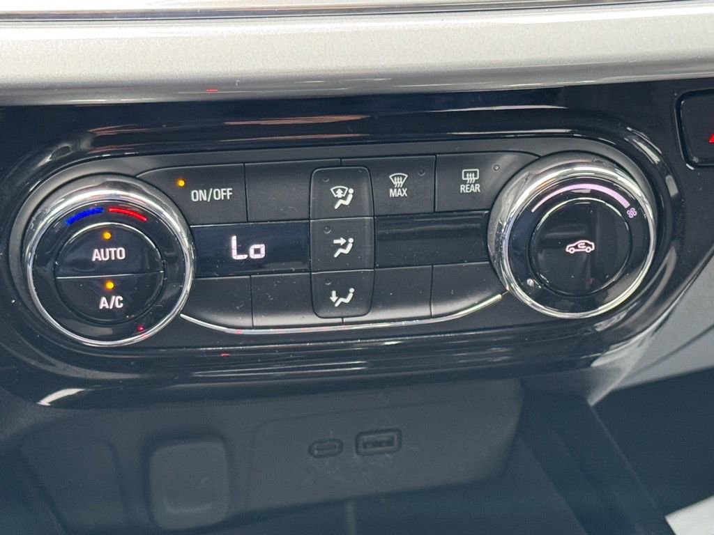 Used 2024 Chevrolet Trax LT image 20