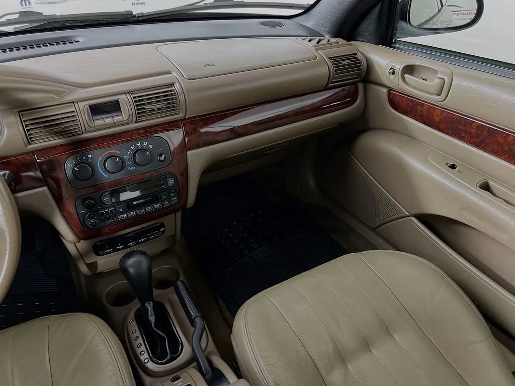 Used 2002 Chrysler Sebring LXi image 23