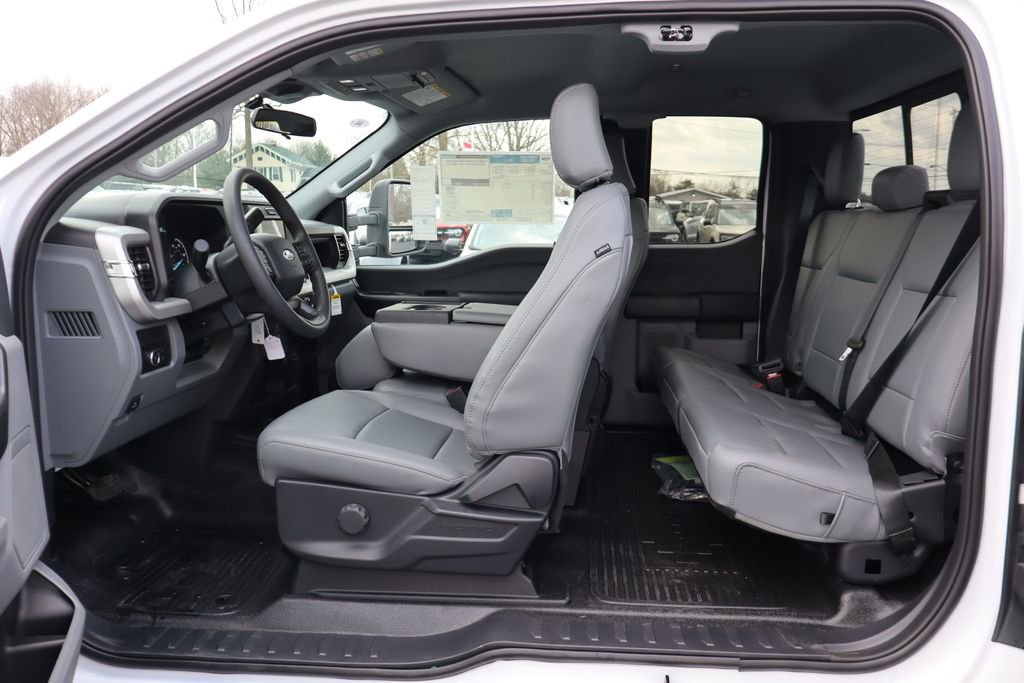 New 2026 Ford F550 4x4 Supercab Super Duty image 23
