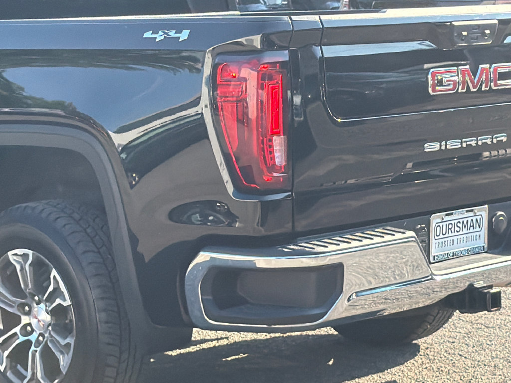 Used 2025 GMC Sierra 1500 SLT AWD/4WD image 6