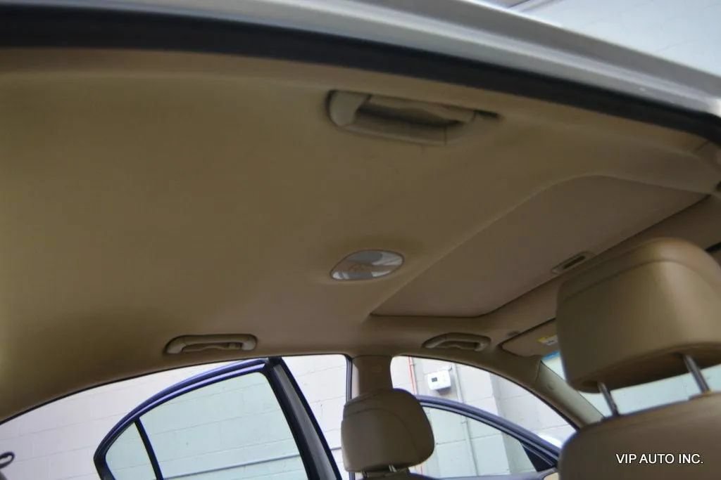 Used 2010 Hyundai Genesis 4.6 RWD image 17