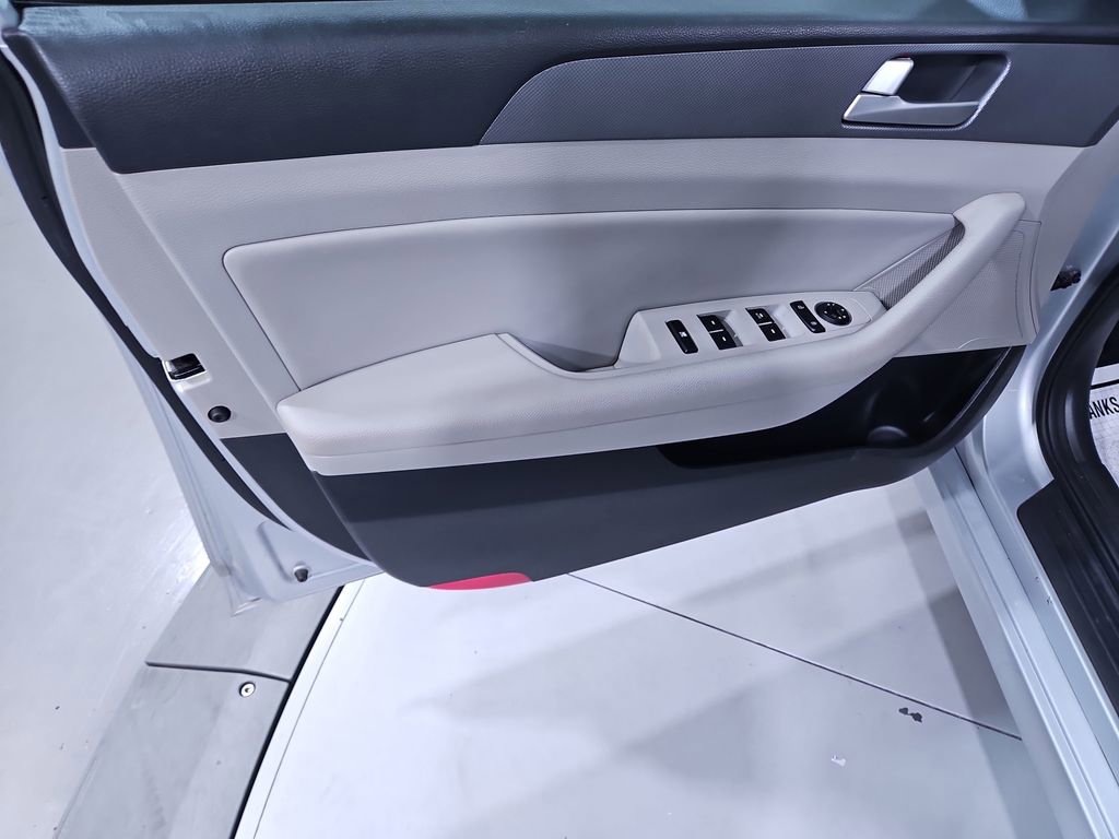 Used 2018 Hyundai Sonata SE image 11