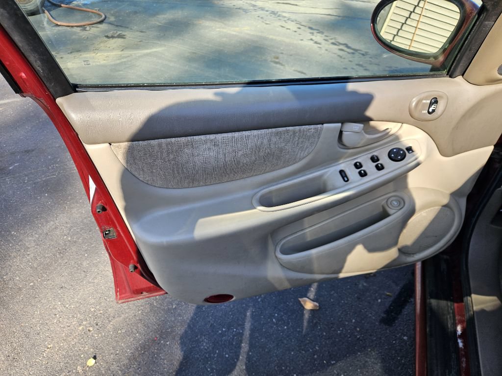 Used 2002 Oldsmobile Alero GL w/ Sun & Sound Pkg FWD image 13