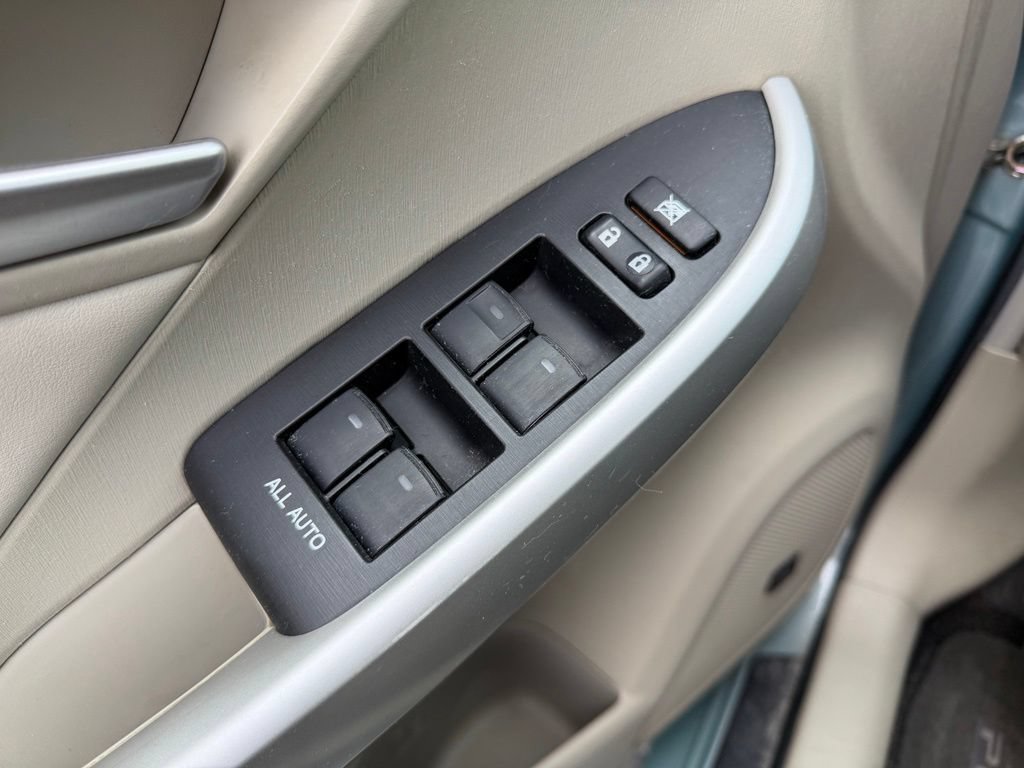 Used 2014 Toyota Prius Four FWD image 22