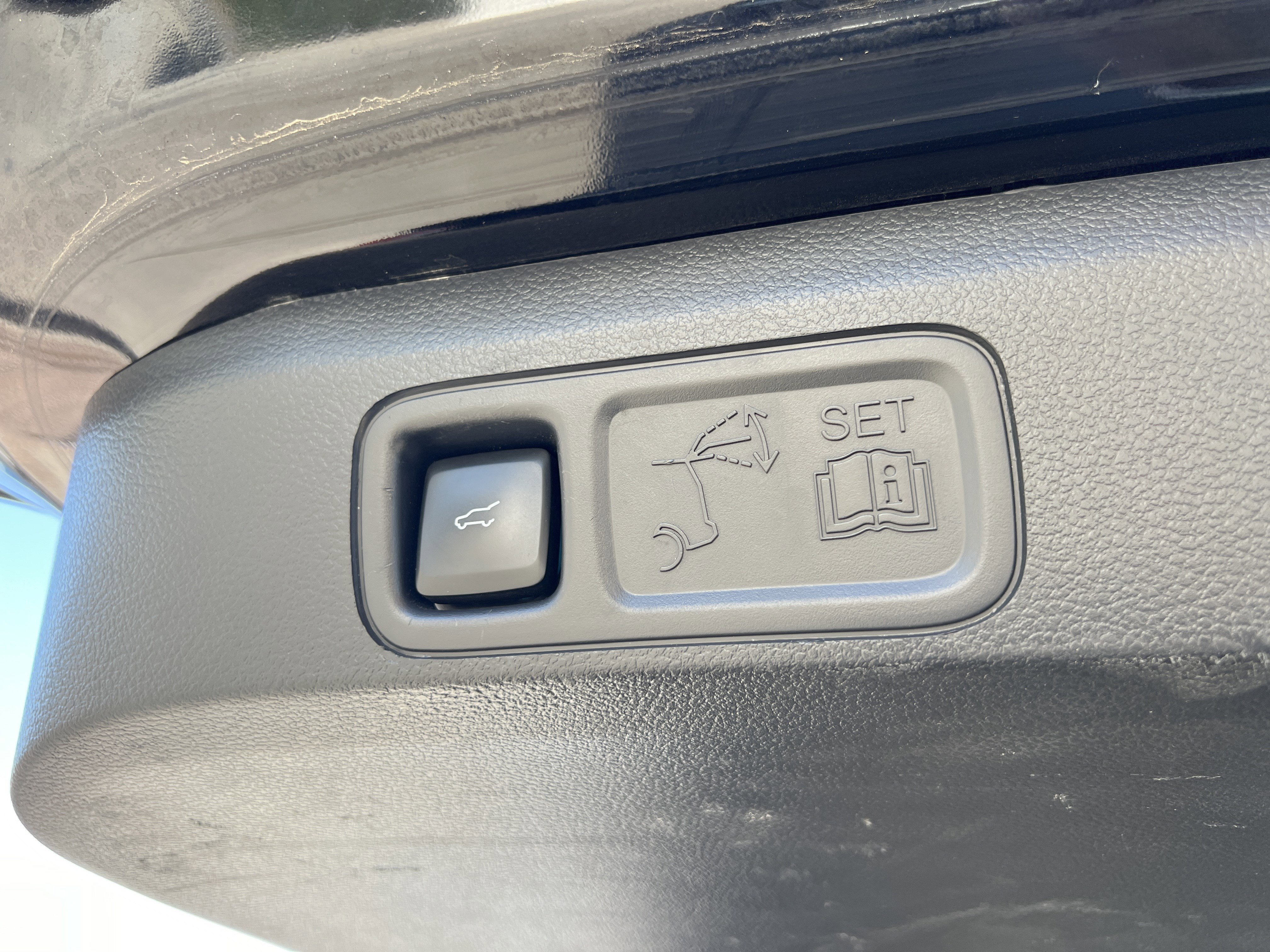 Used 2024 Ford Expedition Limited image 36