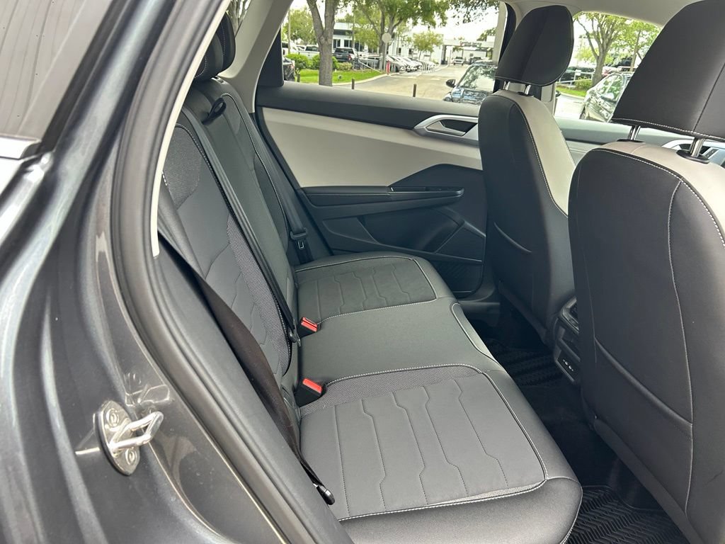 Certified 2026 Volkswagen Taos SE w/ Black Wheel Package FWD image 35