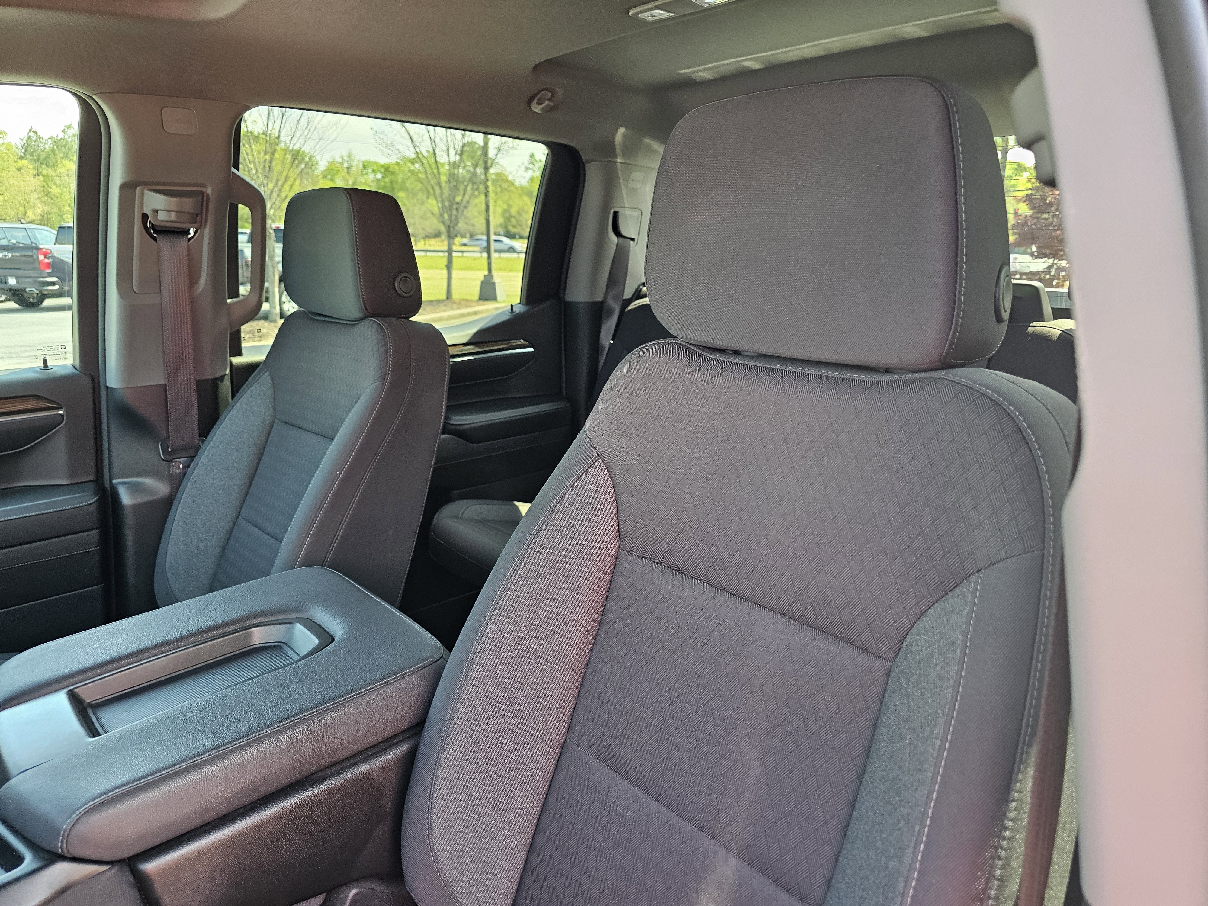 Used 2024 Chevrolet Silverado 1500 LT AWD/4WD image 18