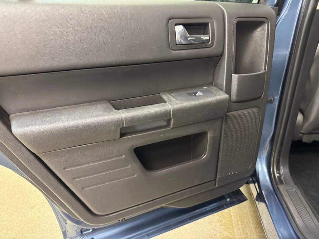 Used 2019 Ford Flex SE image 16