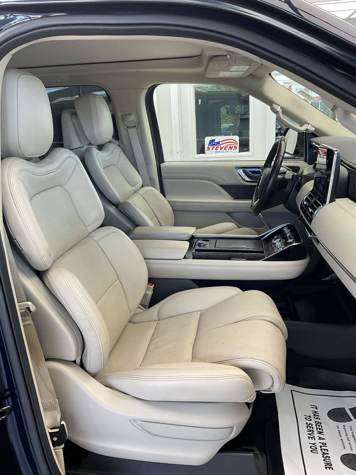 Used 2021 Lincoln Navigator Reserve AWD/4WD image 12