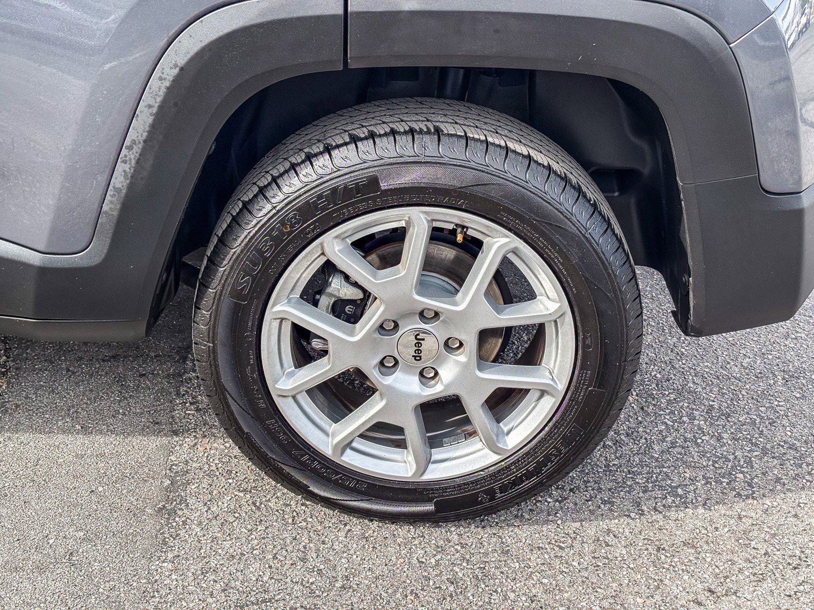 Used 2023 Jeep Renegade Latitude image 13