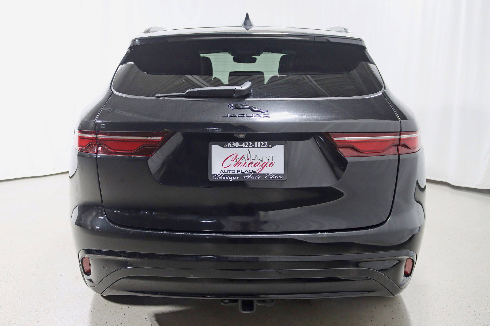 Used 2024 Jaguar F-PACE R-Dynamic S image 13