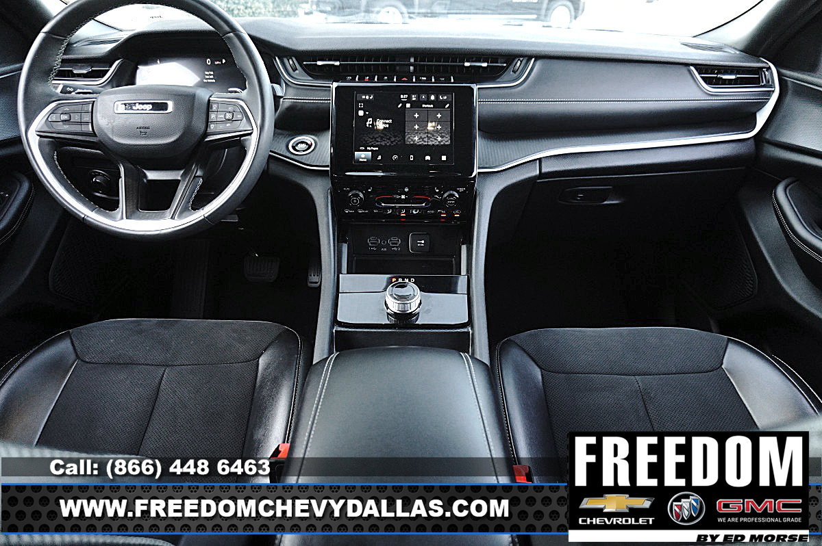 Used 2024 Jeep Grand Cherokee Altitude RWD image 7