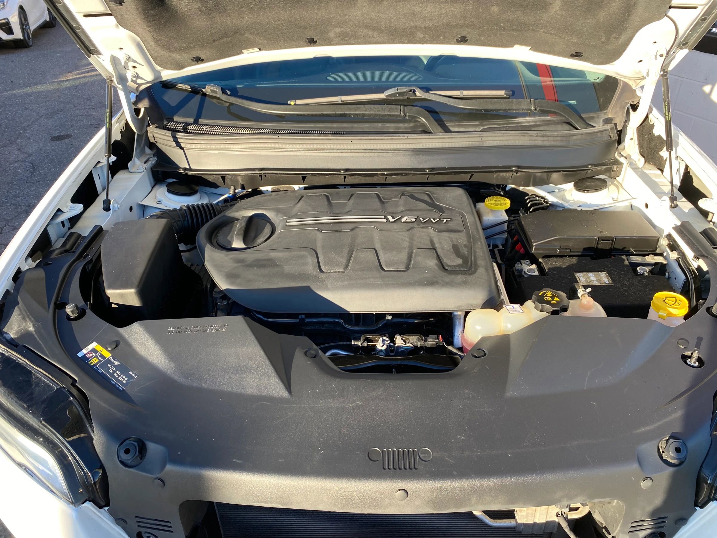 Used 2019 Jeep Cherokee Limited image 31