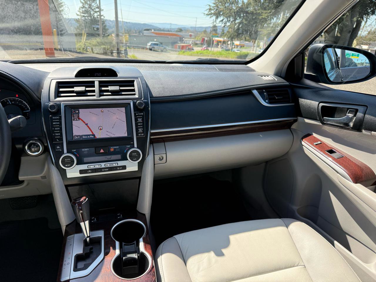 Used 2012 Toyota Camry XLE image 24