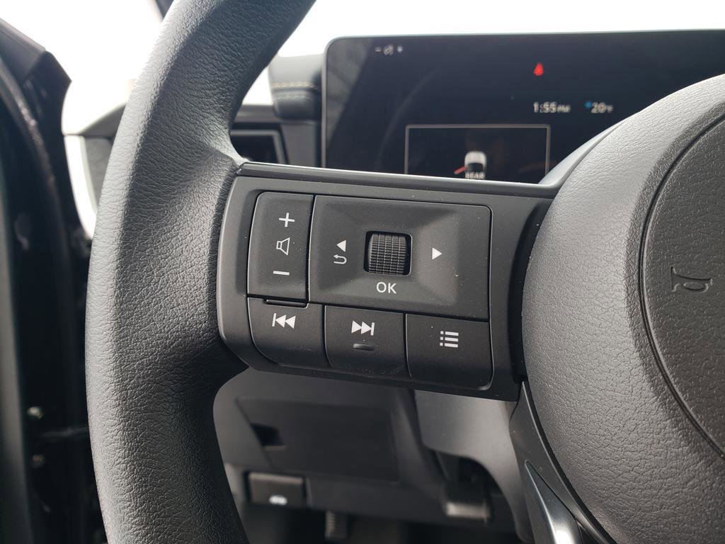 Certified 2025 Nissan Kicks SV w/ SV Premium Package image 30