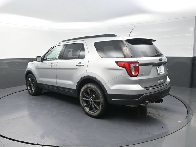 Used 2019 Ford Explorer XLT w/ Equipment Group 202A AWD/4WD image 7