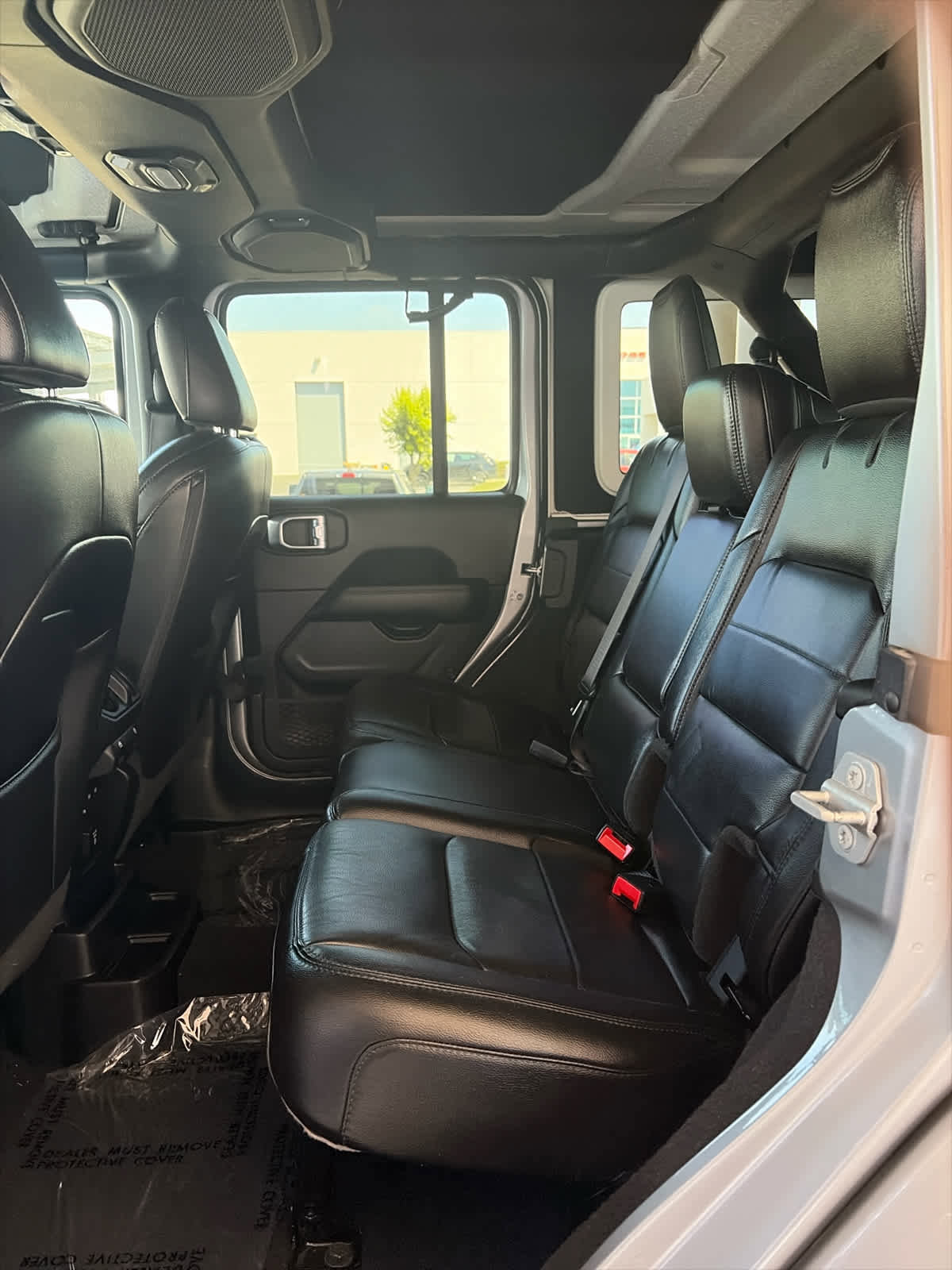 Used 2021 Jeep Wrangler Unlimited Sahara AWD/4WD image 10