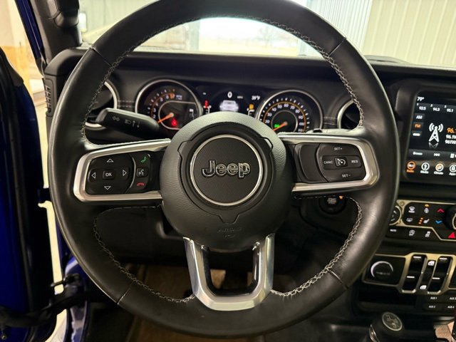 Used 2018 Jeep Wrangler Unlimited Sahara w/ Uconnect 4C Nav & Sound Group image 12