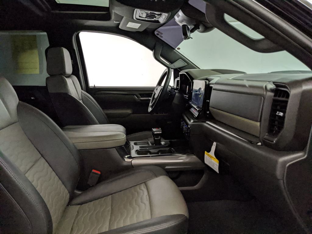 Used 2024 Chevrolet Silverado 1500 ZR2 w/ Technology Package image 20