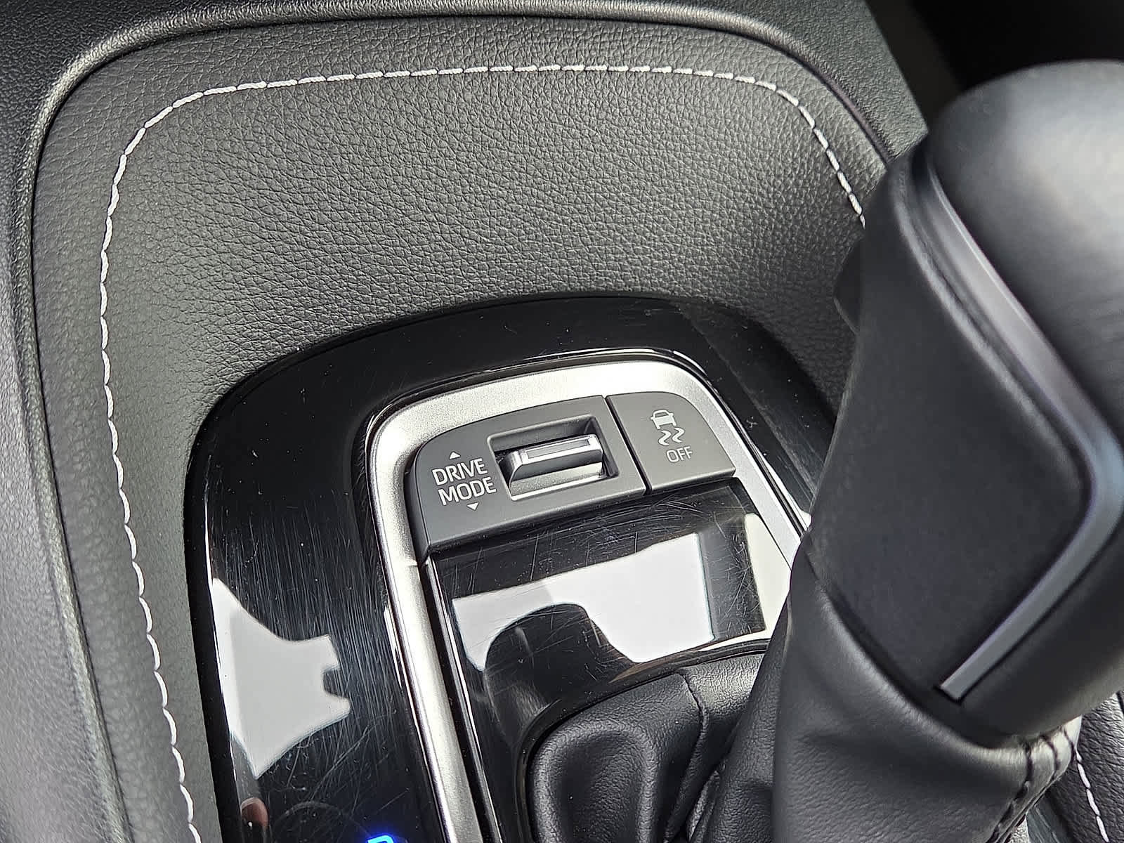 Used 2025 Toyota Corolla XSE image 24