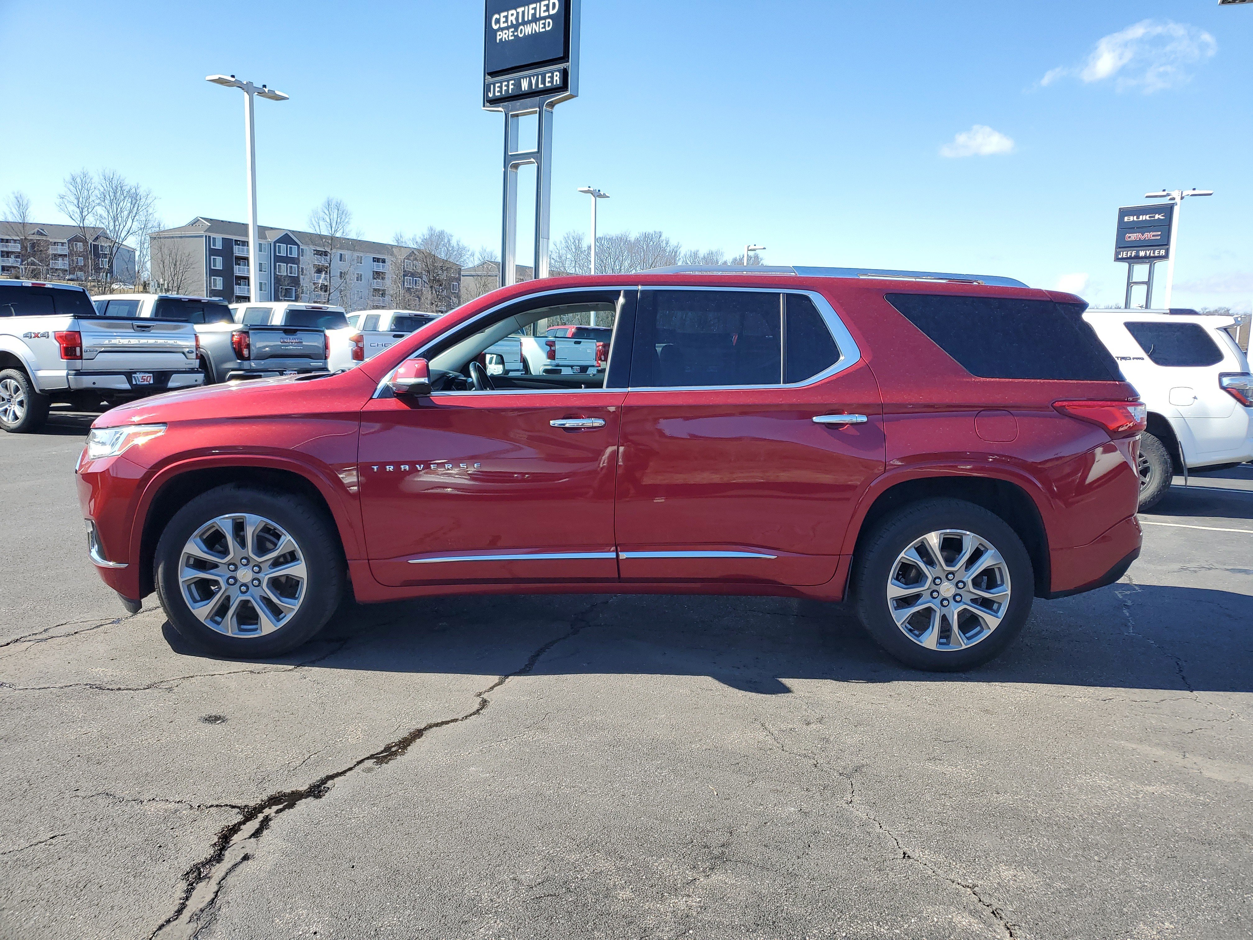 Used 2018 Chevrolet Traverse Premier w/ Driver Confidence II Package image 8