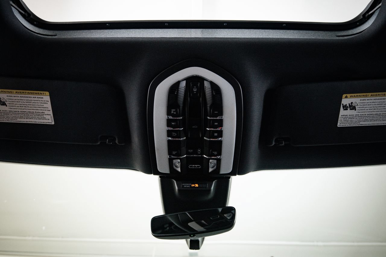 Certified 2024 Porsche Macan Turbo AWD/4WD image 20