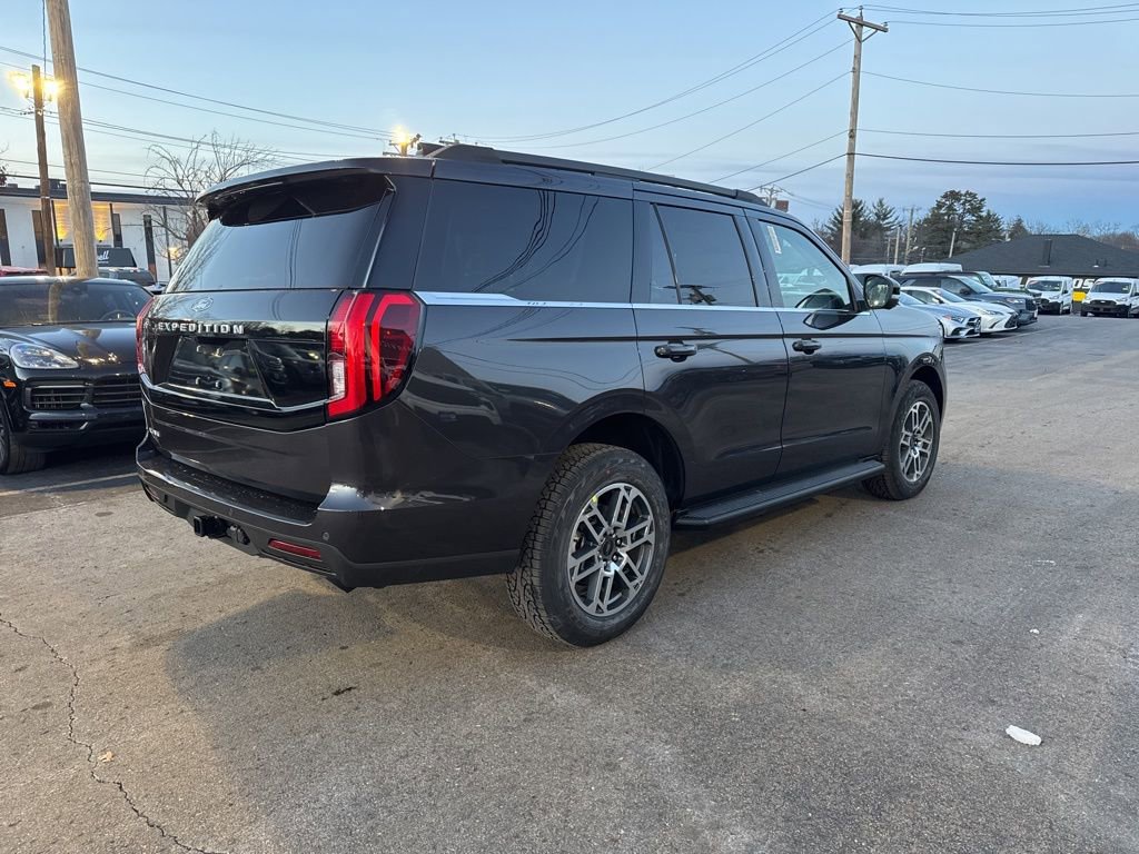 New 2025 Ford Expedition Active image 6