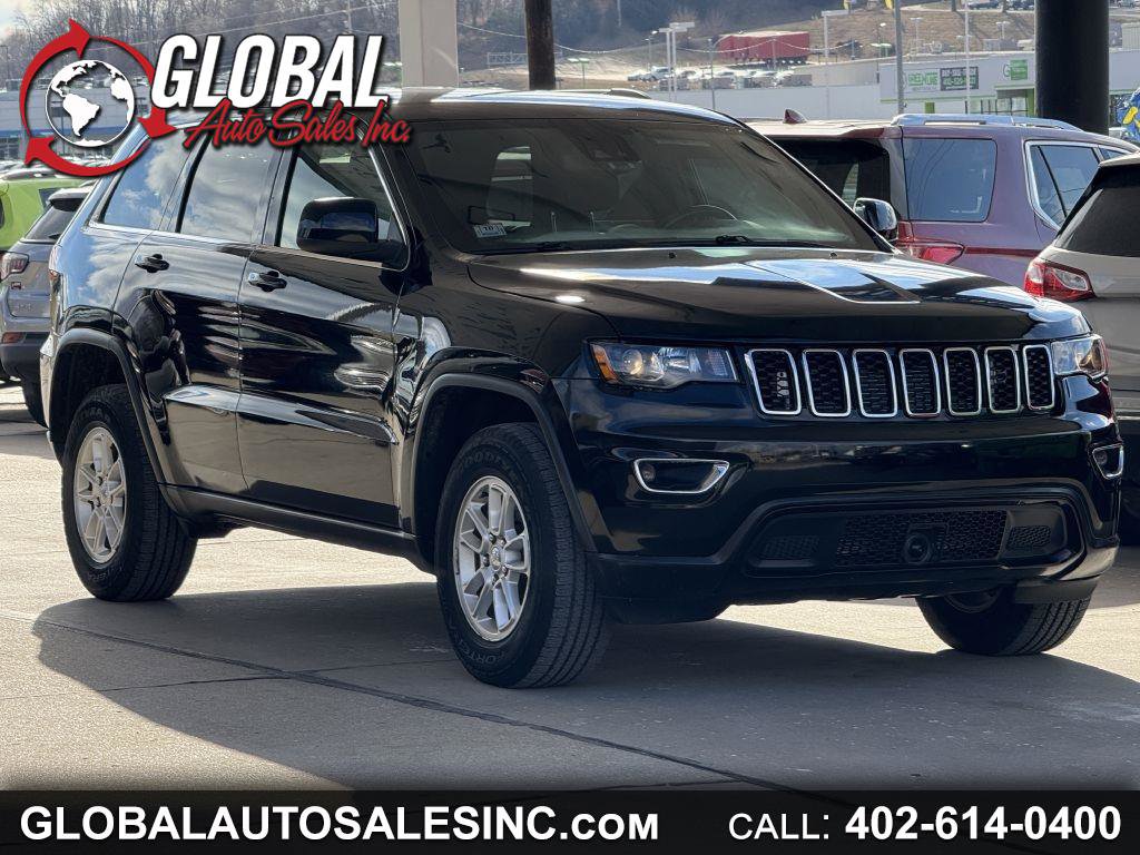 Used 2020 Jeep Grand Cherokee Laredo image 1