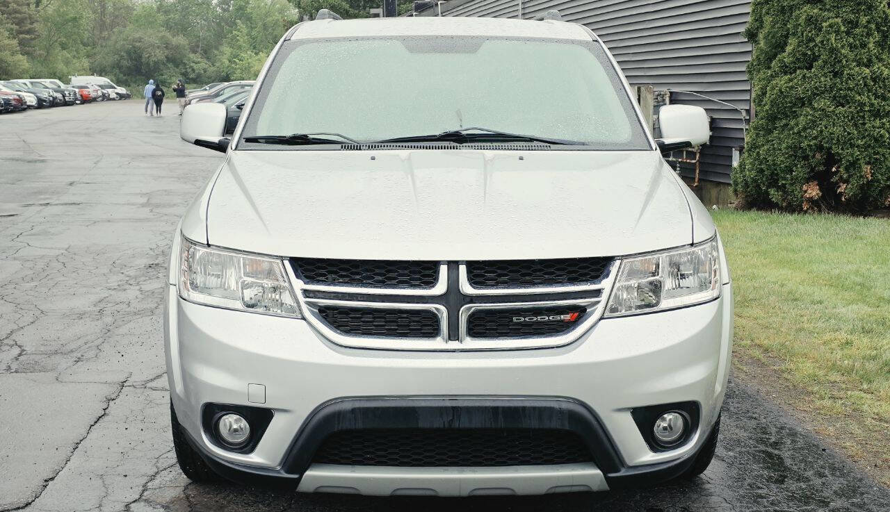 Used 2012 Dodge Journey SXT w/ Popular Equipment Group FWD image 9