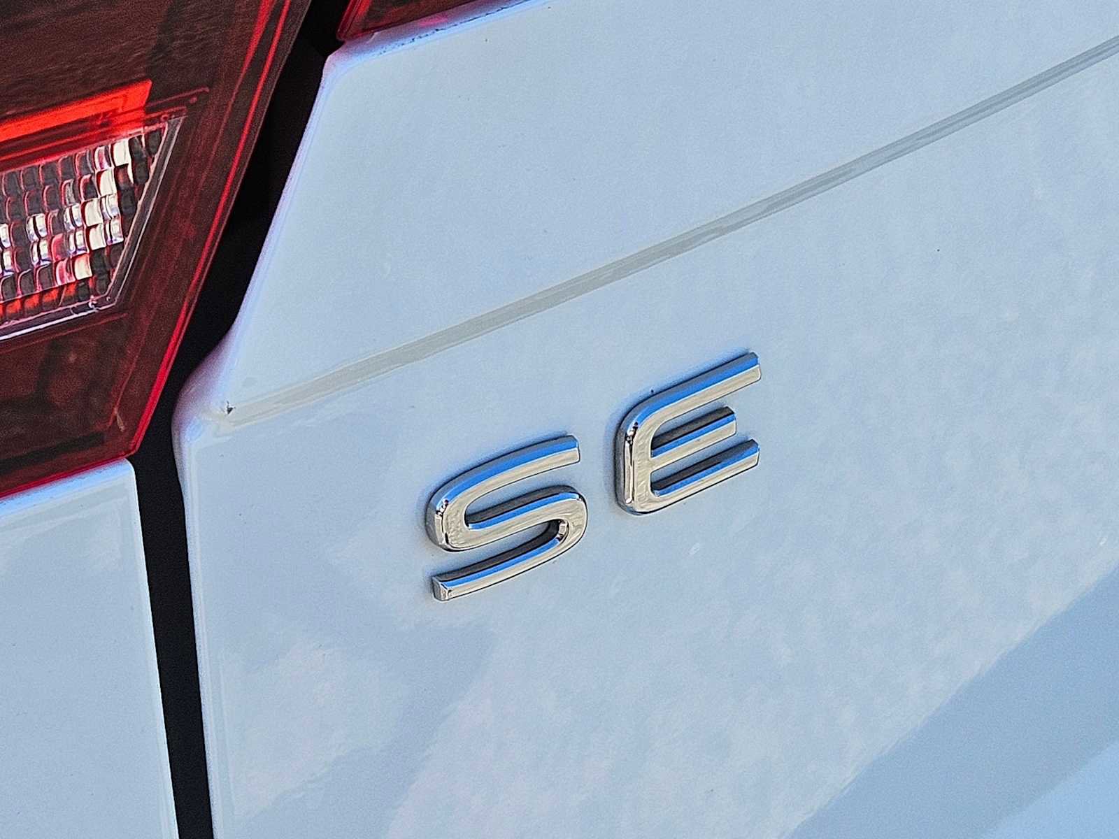 Used 2024 Volkswagen Tiguan SE image 20