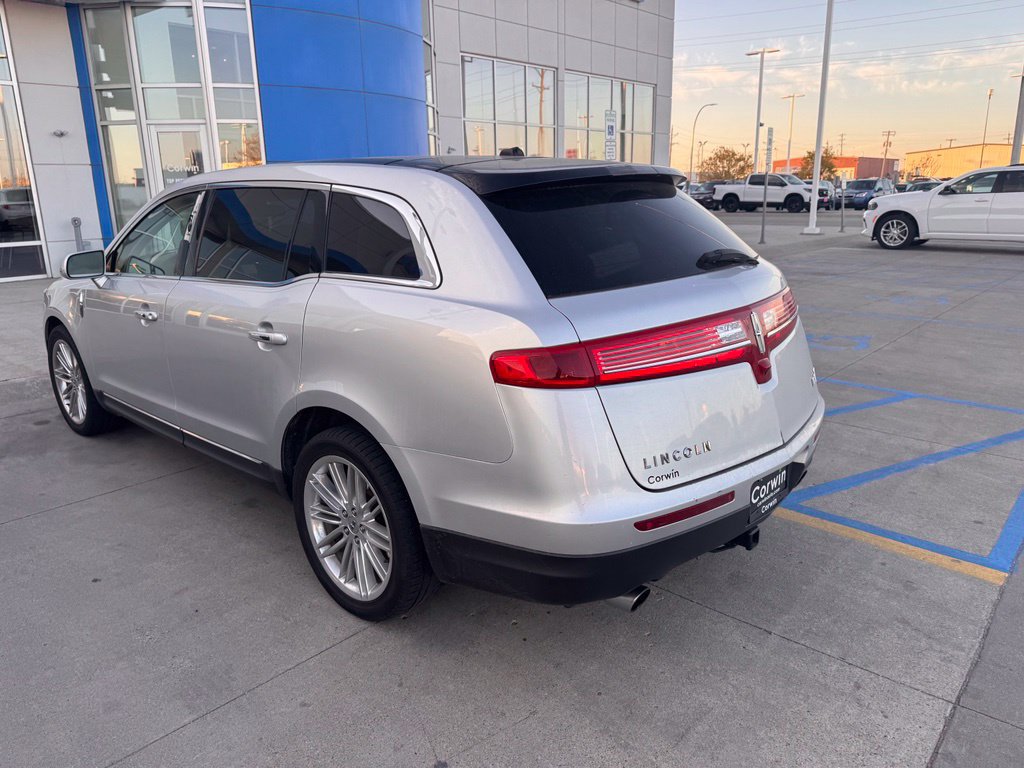 Used 2019 Lincoln MKT AWD image 6