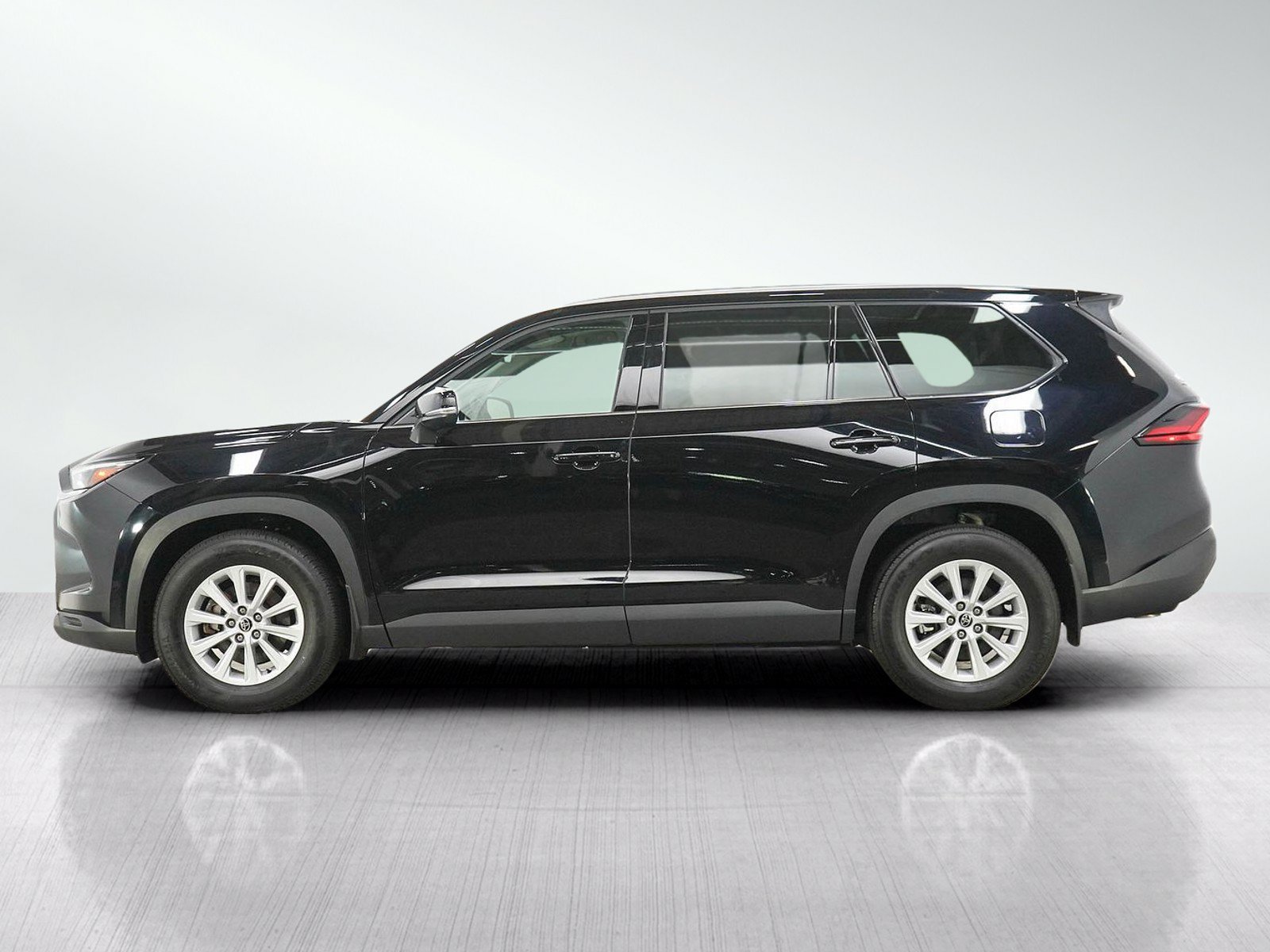 Used 2025 Toyota Grand Highlander AWD image 2