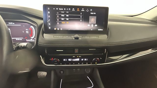 Used 2024 Nissan Rogue SL w/ SL Premium Package AWD/4WD image 24