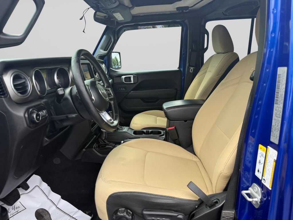 Used 2019 Jeep Wrangler Unlimited Sahara w/ Cold Weather Group AWD/4WD image 10