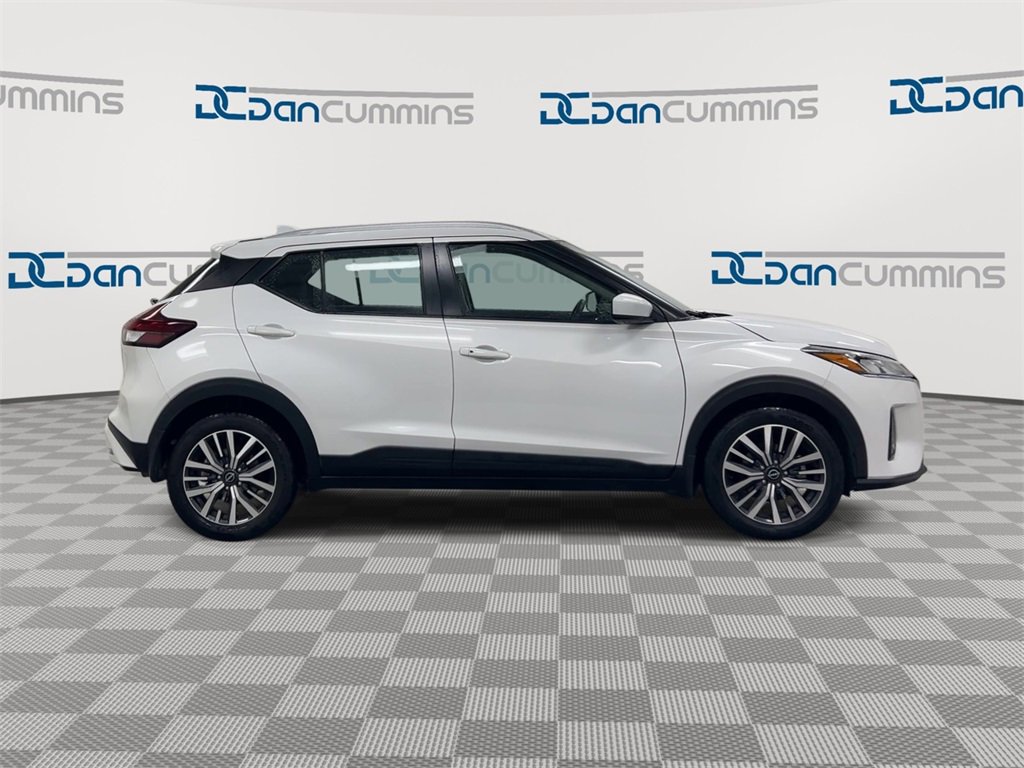 Used 2023 Nissan Kicks SV image 9