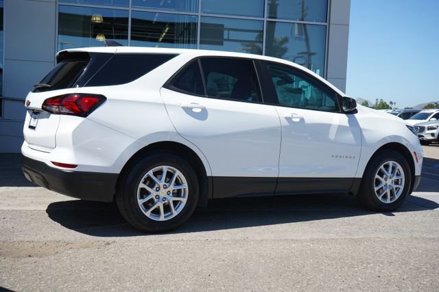 Used 2022 Chevrolet Equinox LS w/ LS Convenience Package FWD image 9