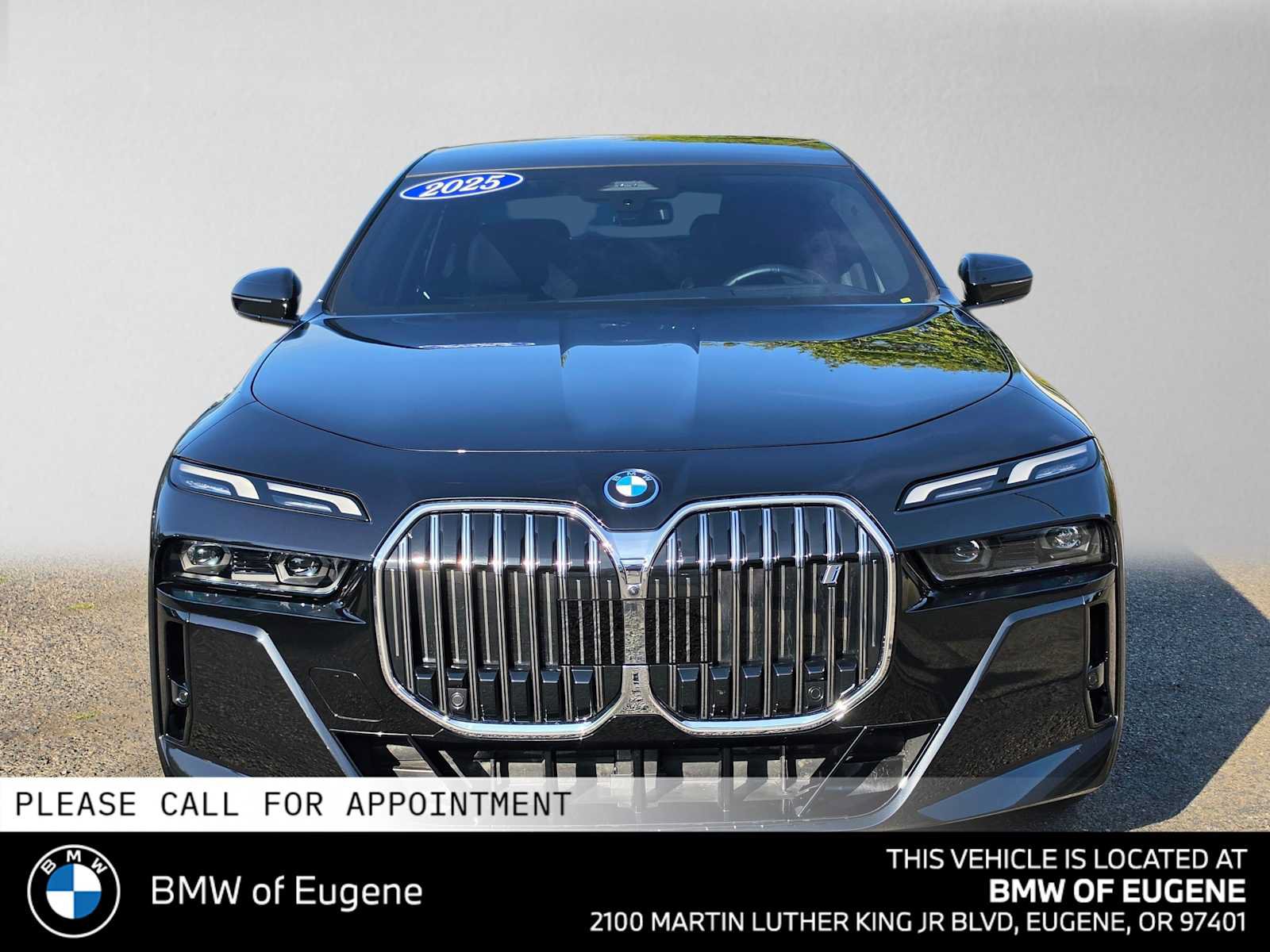 Used 2025 BMW i7 eDrive50 w/ M Sport Package RWD image 8