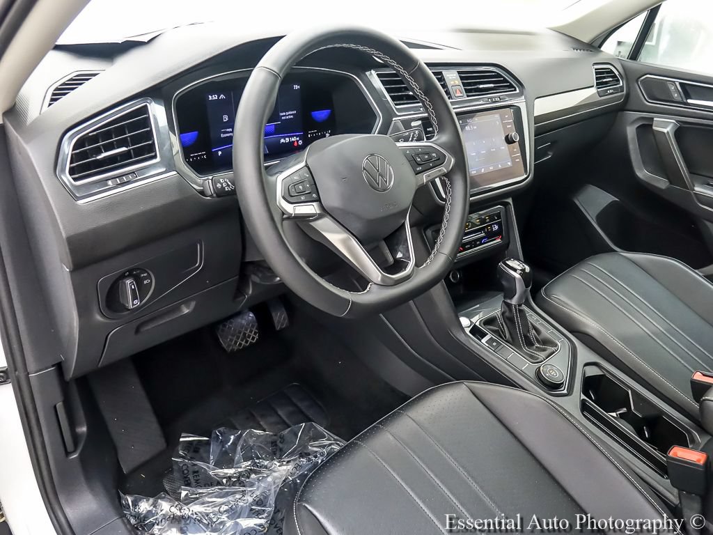 Used 2022 Volkswagen Tiguan SE AWD/4WD image 10