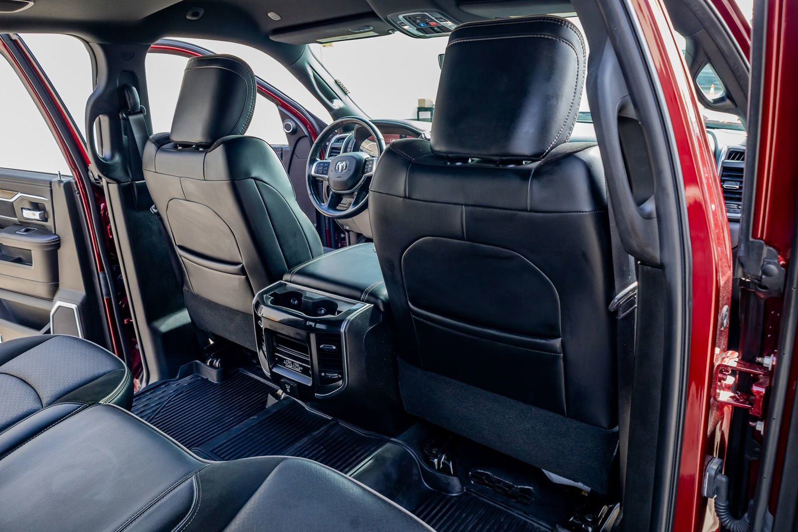 Used 2019 RAM 3500 Laramie image 31