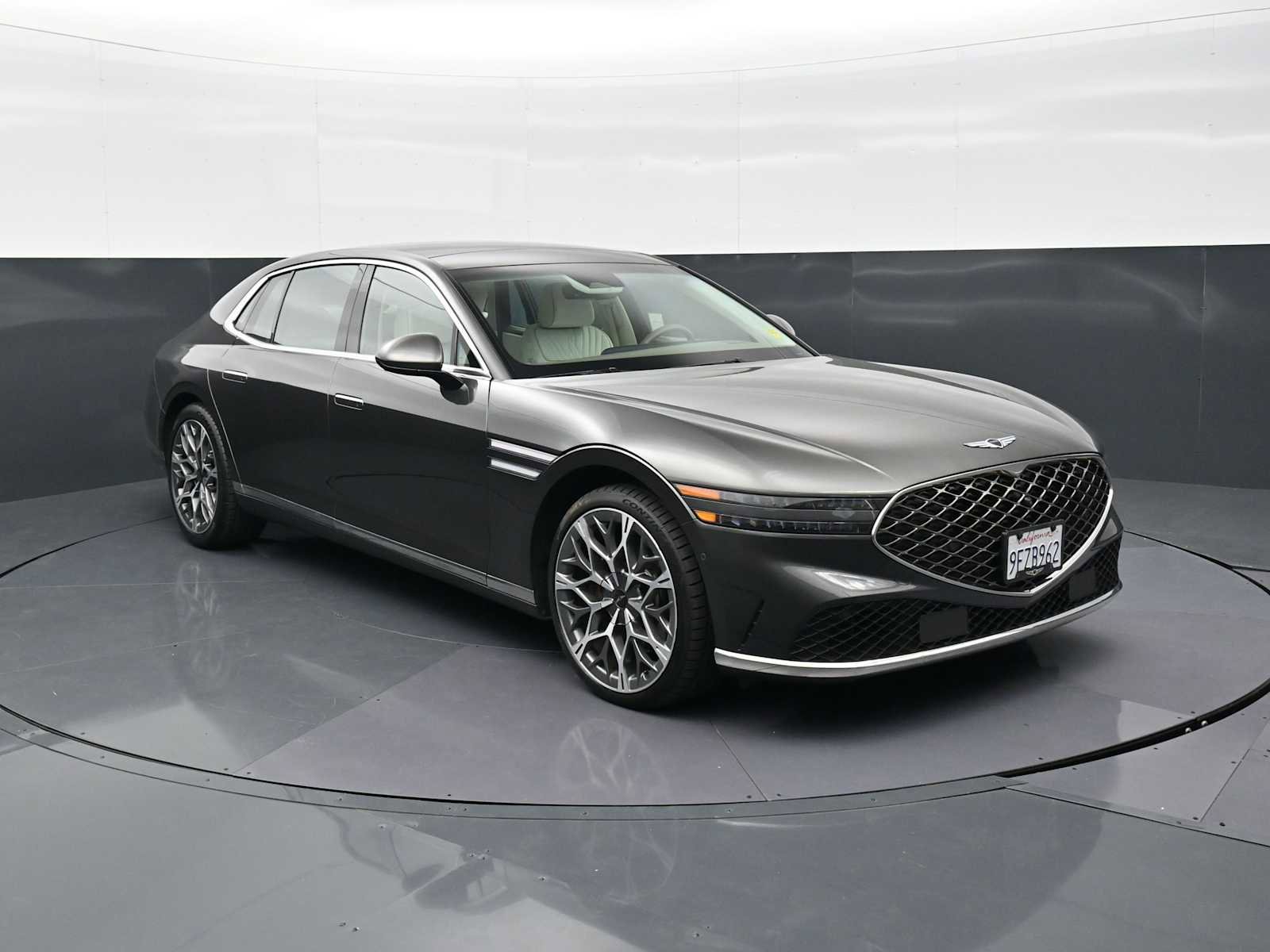 Used 2023 Genesis G90 3.5T AWD/4WD image 3