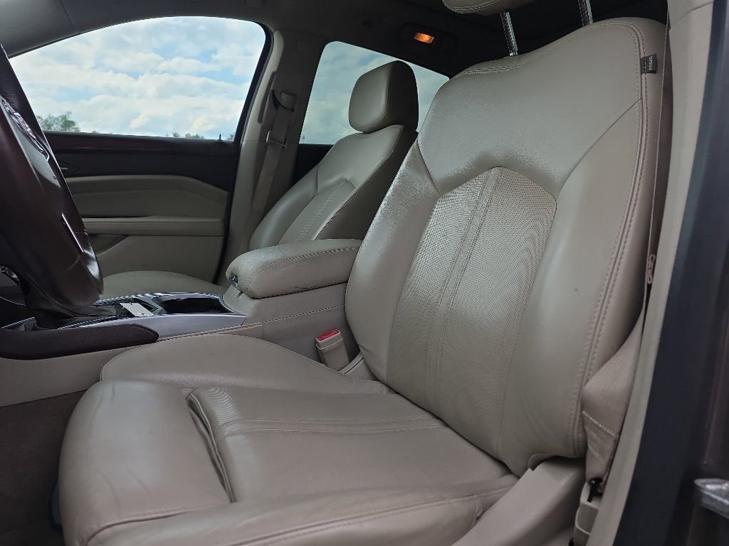 Used 2016 Cadillac SRX Luxury w/ Driver Awareness Package FWD image 16