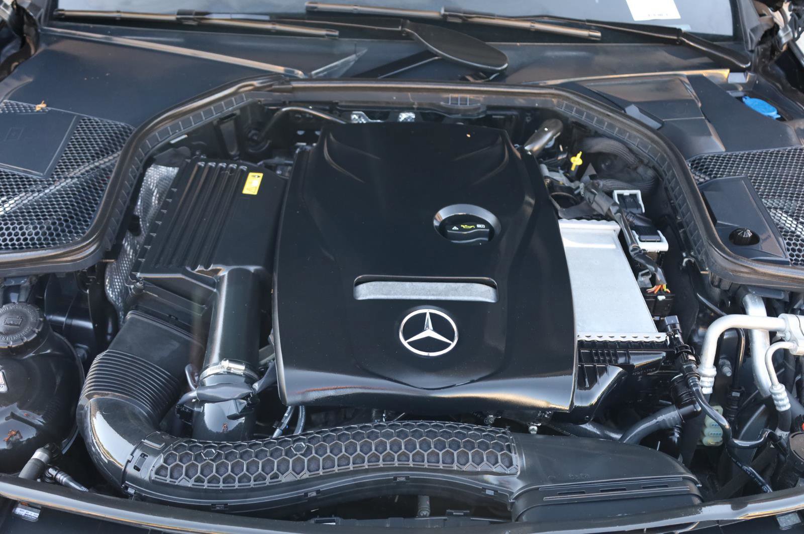 Used 2018 Mercedes-Benz C 300 4MATIC Cabriolet image 18
