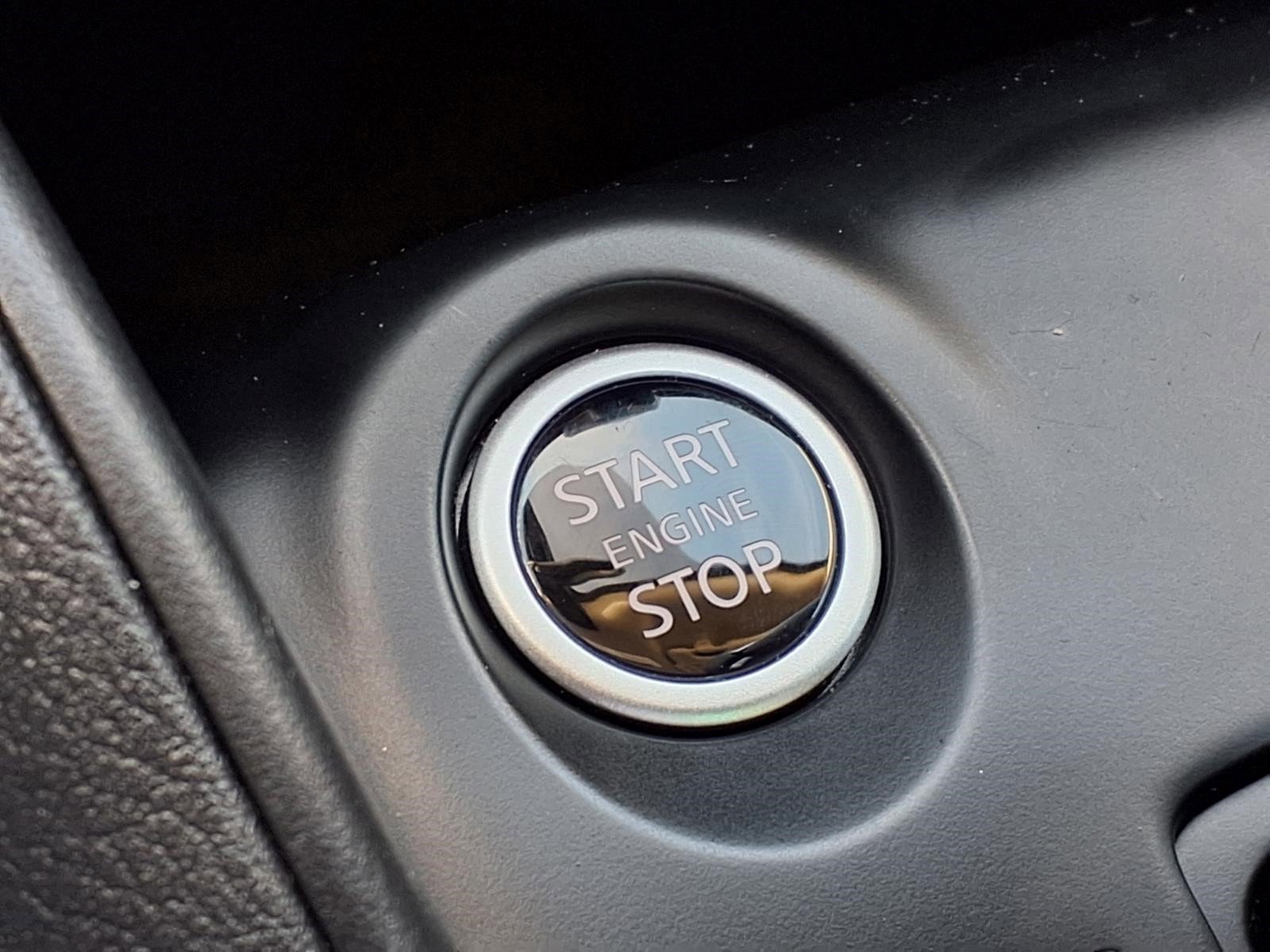 Used 2023 Nissan Kicks S FWD image 15