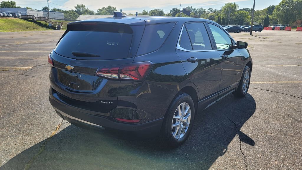 Used 2023 Chevrolet Equinox LT w/ Driver Convenience Package image 12